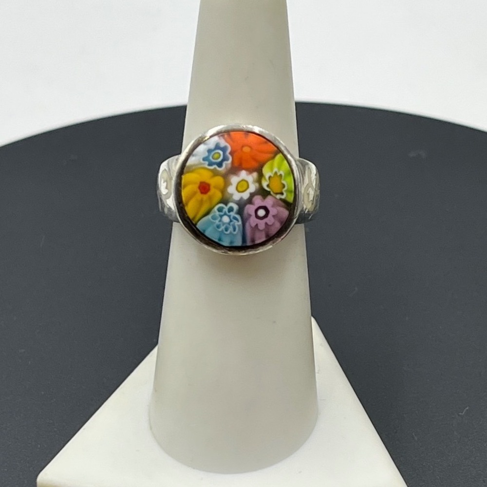 Alan K. European Design Sterling Silver Miliffioriโ Murano Glass Floral ring USA